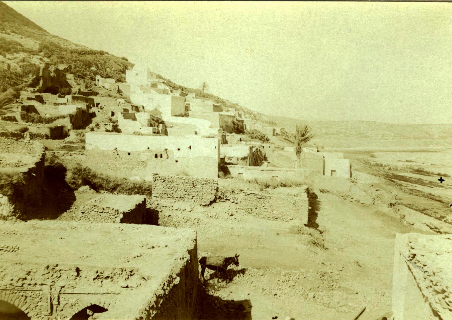 View of Marabout in Aït Ougrram, le Quartier du Marabout Sidi Boulknadel - Ougrram, Agourram