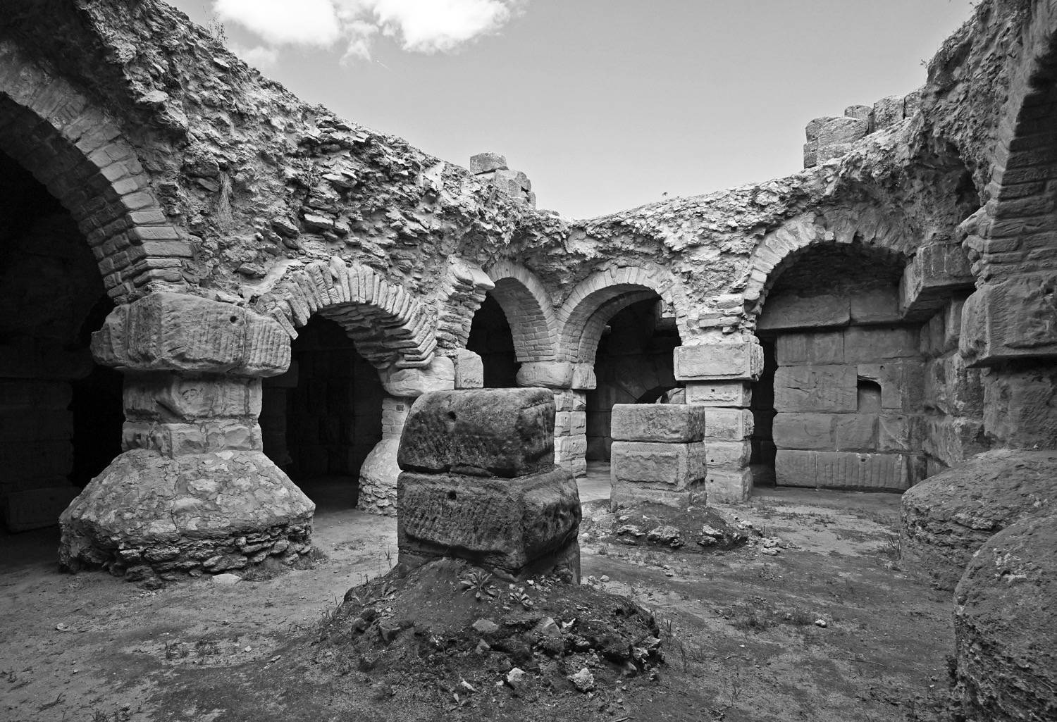 Interior view. View of the court of the baths. 