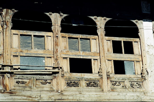 Vernacular Housing of Kabul - Carved wooden façade with baroque and art deco details