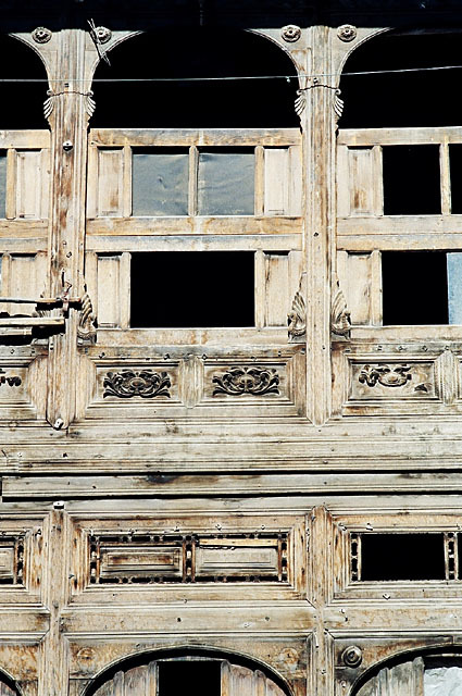 Vernacular Housing of Kabul - Carved wooden façade with baroque and art deco details