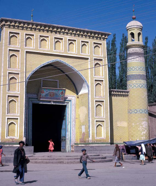 Entry gate with minaret