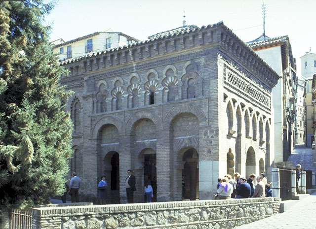 Exterior view, Rab-al-Mardum mosque