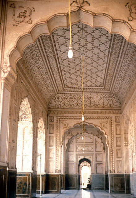 Interior view of main prayer chamber gallery