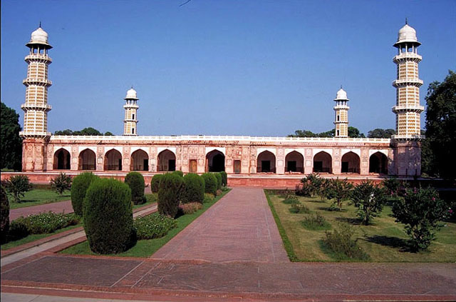 Tomb Garden of Emperor Jahangir (MEGT)