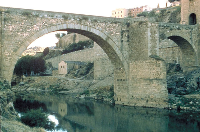 Alcantara Bridge and Gate Restoration