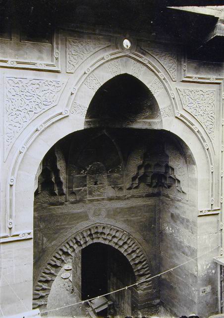 Entrance detail of wikalat