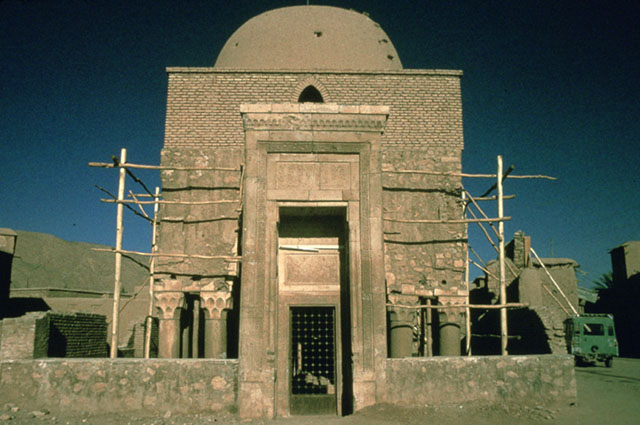 Exterior view with secondary portal