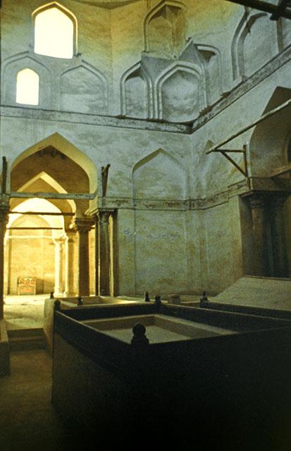 Mashhad Yahya al-Shabihi - Interior view of the dome chamber showing the squinches and windows