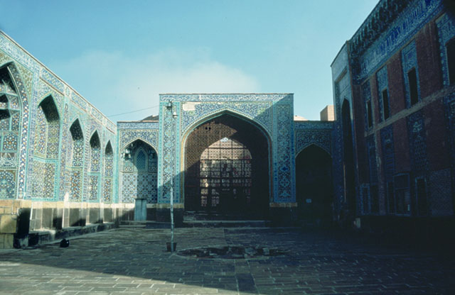 Imamzadah Shaykh Ṣafi al-Din Ardabili - Courtyard view of Jannatara with Dar al-Huffaz to the right. The Chilakhana wall is seen on the left