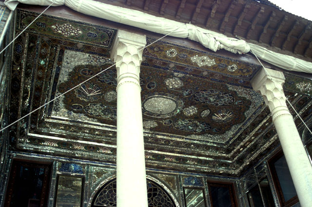 Central portico at <i>biruni</i>; coffered ceiling with mirror work