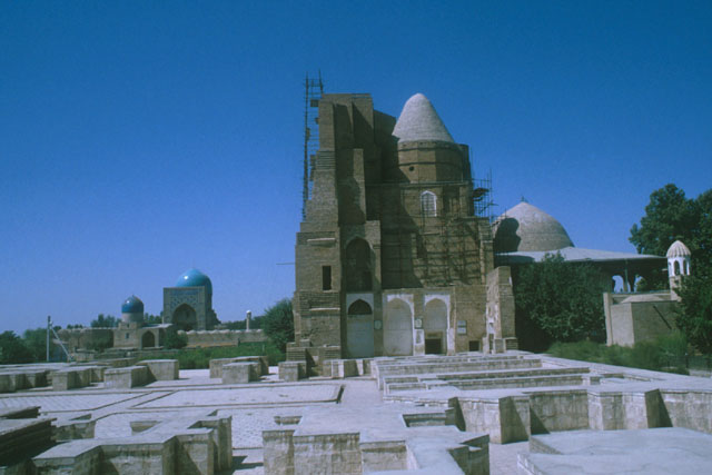 Exterior view of the restored mausoleum complex. Dar al-Tilavah Complex (Gunbad-i Sayyidan and Gok Gunbad) appear in the background