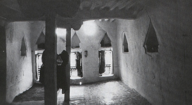 Interior of a majlis in Bayt Jarhum