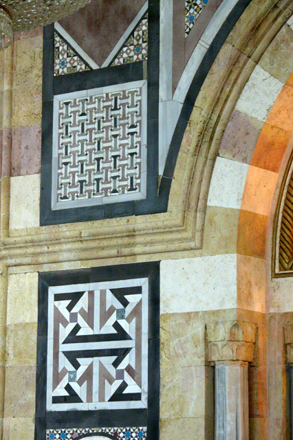 Detail view of the mihrab side decorative mosaics