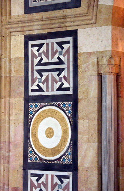 Detail view of the mihrab side decorative mosaics