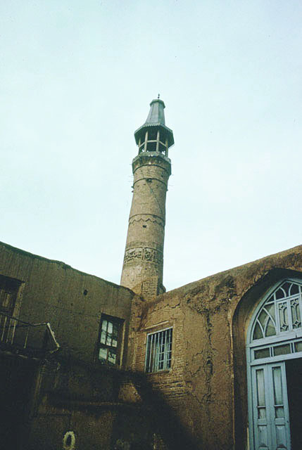 Courtyard view, with Seljuk minaret