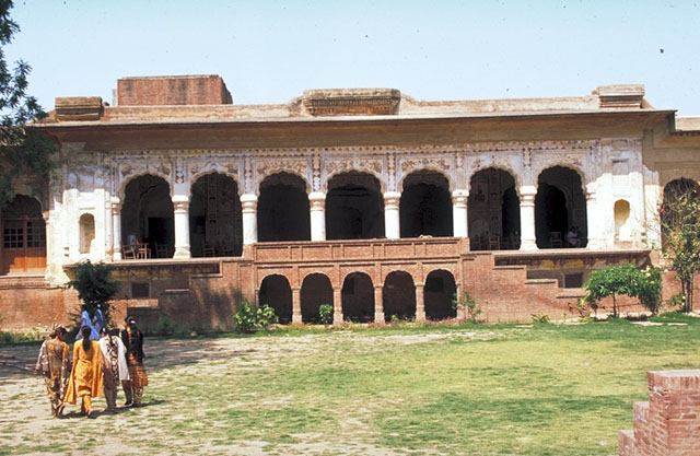 Façade, restored Diwan-i-Khass (darbar hall)