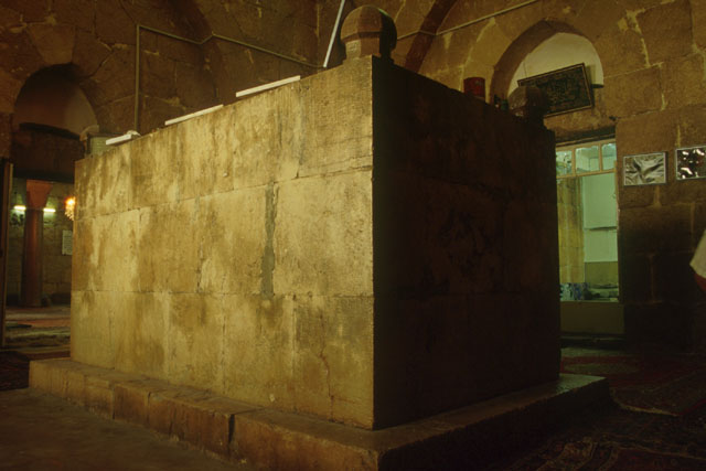 Stone sarcophagus of Rukn al-Din