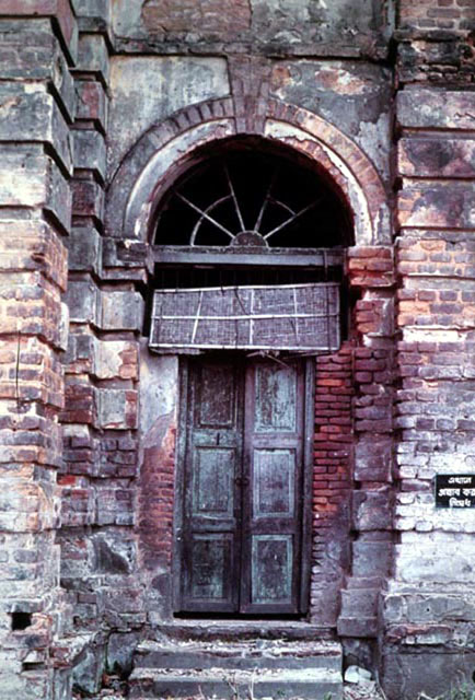 Entrance to Ahsan Mazil, before restoration