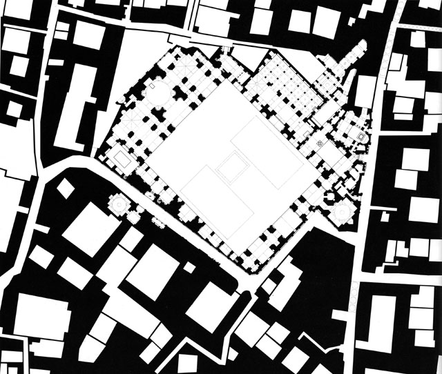 Figure/ground plan showing interlocking of mosque with neighborhood buildings