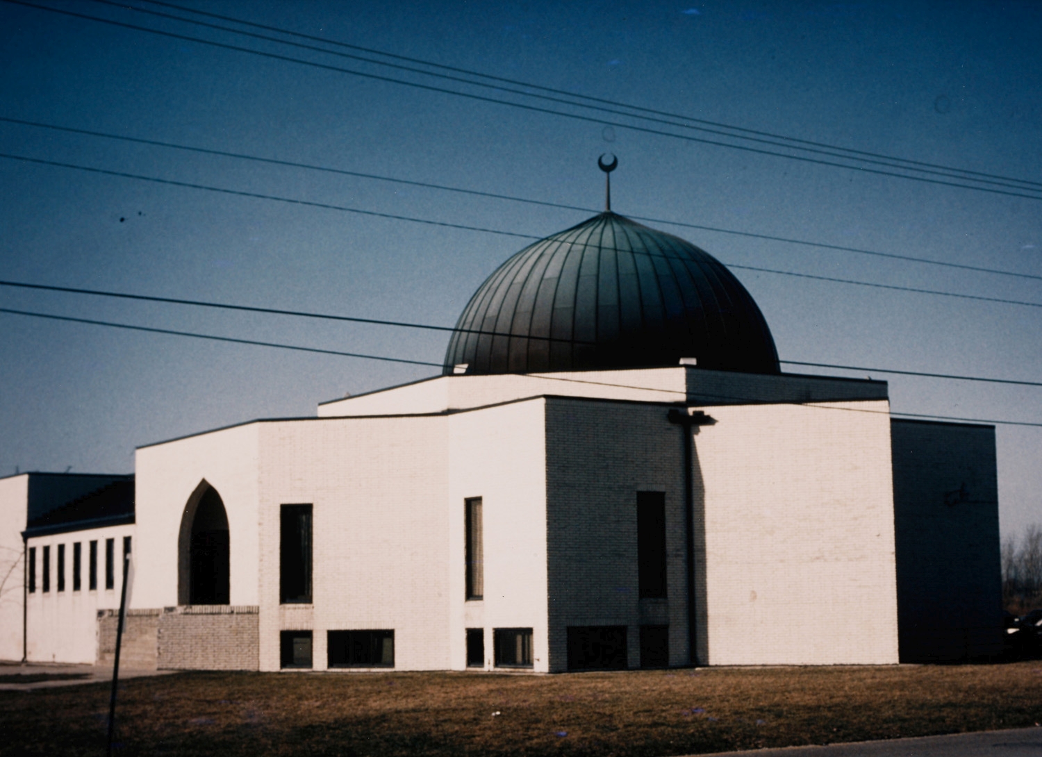 View to southeast corner, with dome; mosque prior to expansion