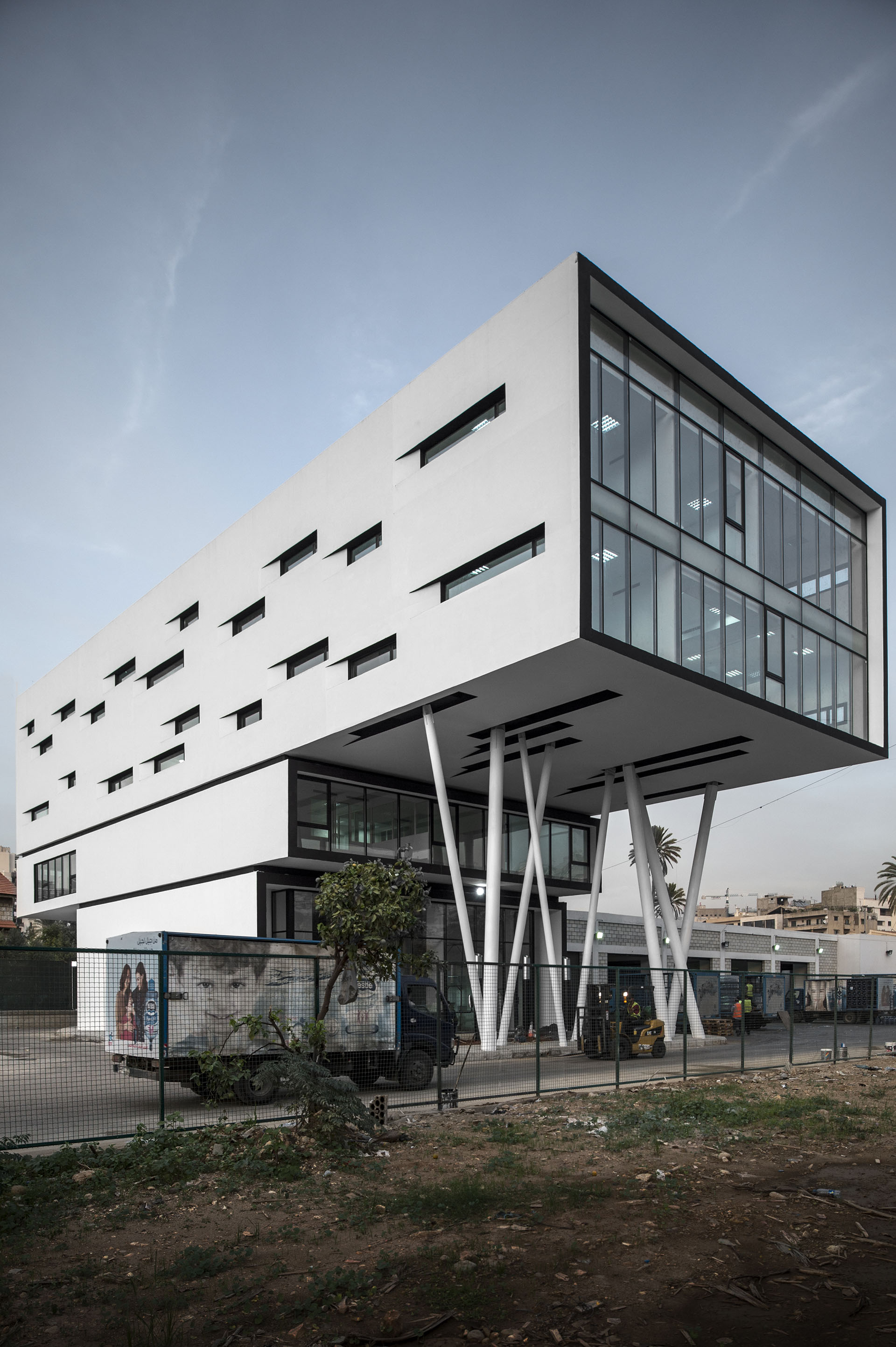 <p>The Nestlé Waters’ offices &amp; warehouse is a project intended to function as a logistical platform for the company; a head office that doubles up as a primary storage and distribution facility.</p>