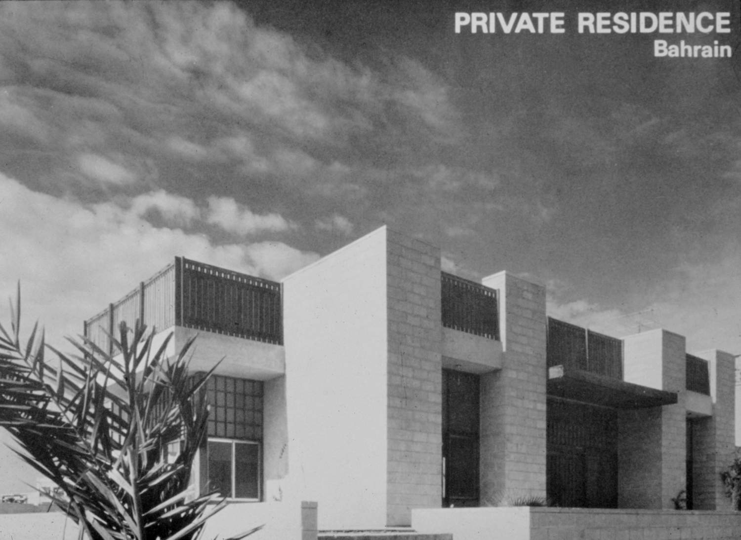 <p>View of a private residence in Bahrain designed by Makiya Associates</p>