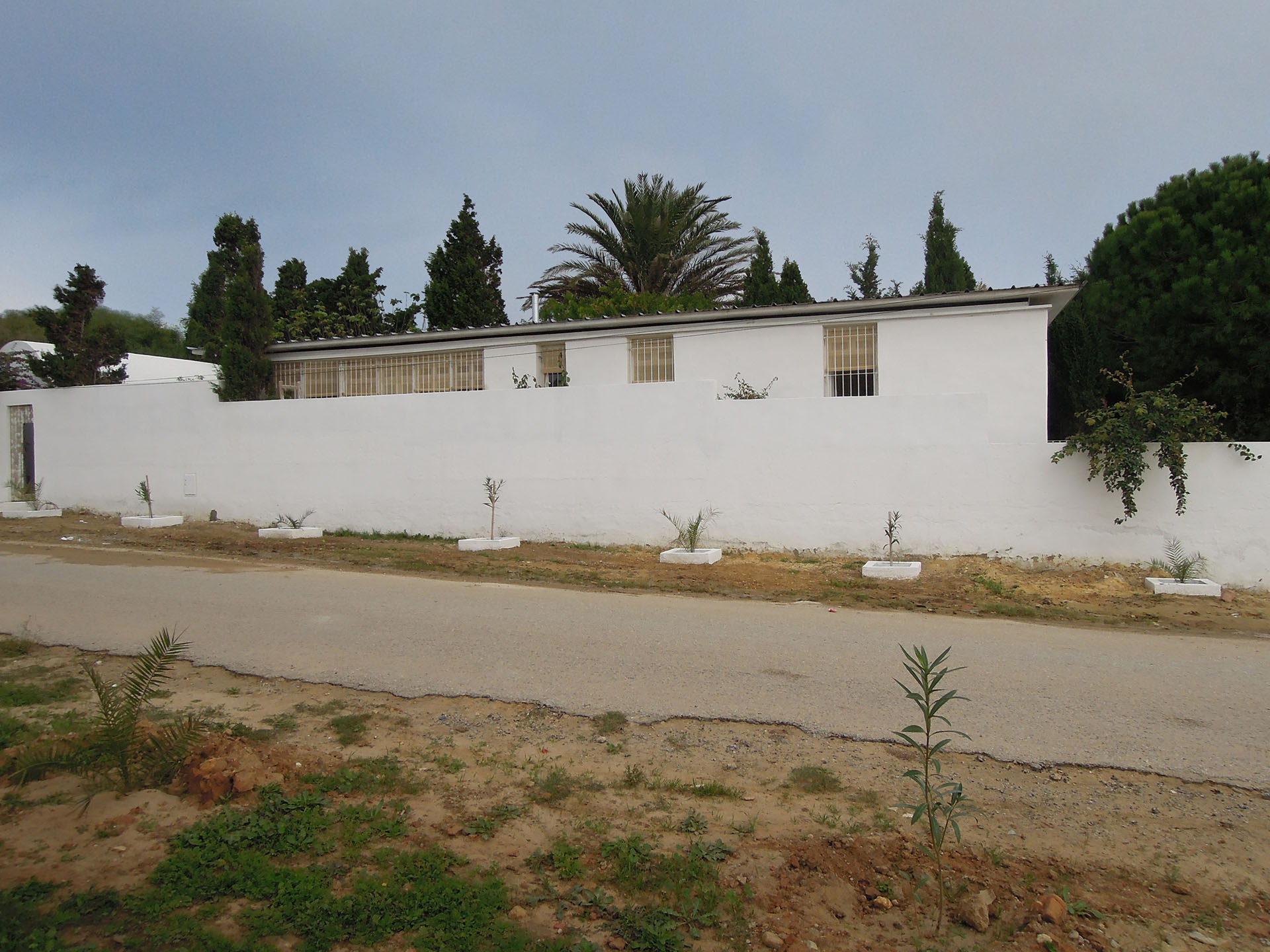 <p>View of the house 3. To prevent erosion by rain, the façades are coated with two coats of lime plaster, both inside and out.&nbsp;</p>