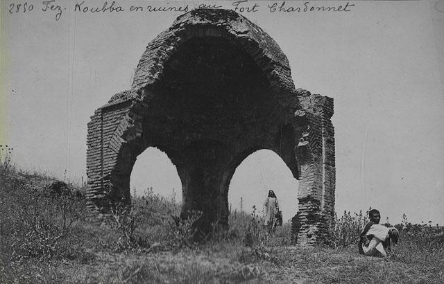 General view of qubba at the Fort Chardonnet ruins / "Fez, Kubba en ruines au Fort Chardonnet"