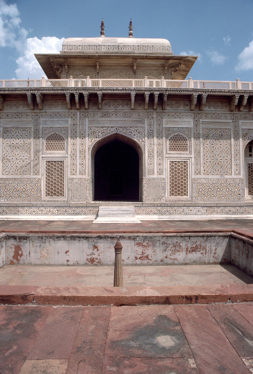 Mausoleum of I'timad al-Daula - Exterior, detail of central bay