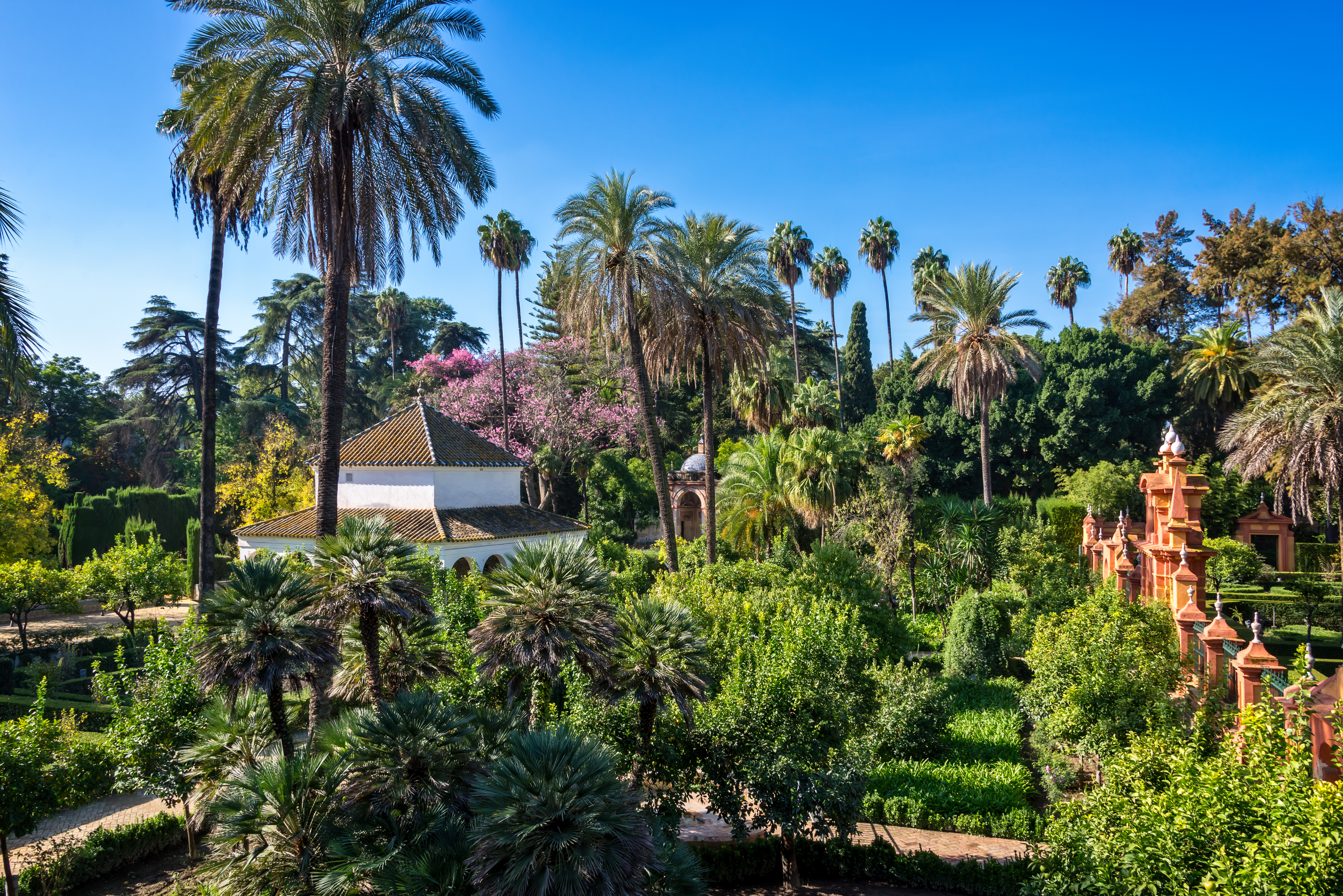 Huerta de la Alcoba, Alcázar of Seville (MEGT) - <p>View of the garden with a pavilion</p>