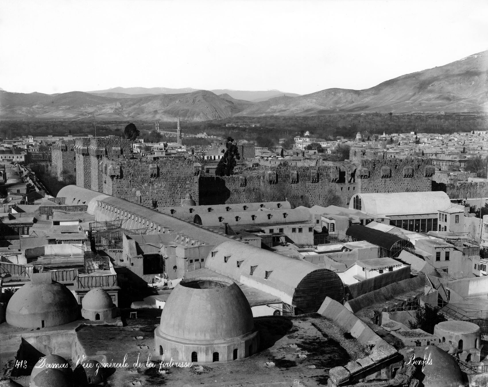 General view with Suq al-Hamidiyya in the foreground 