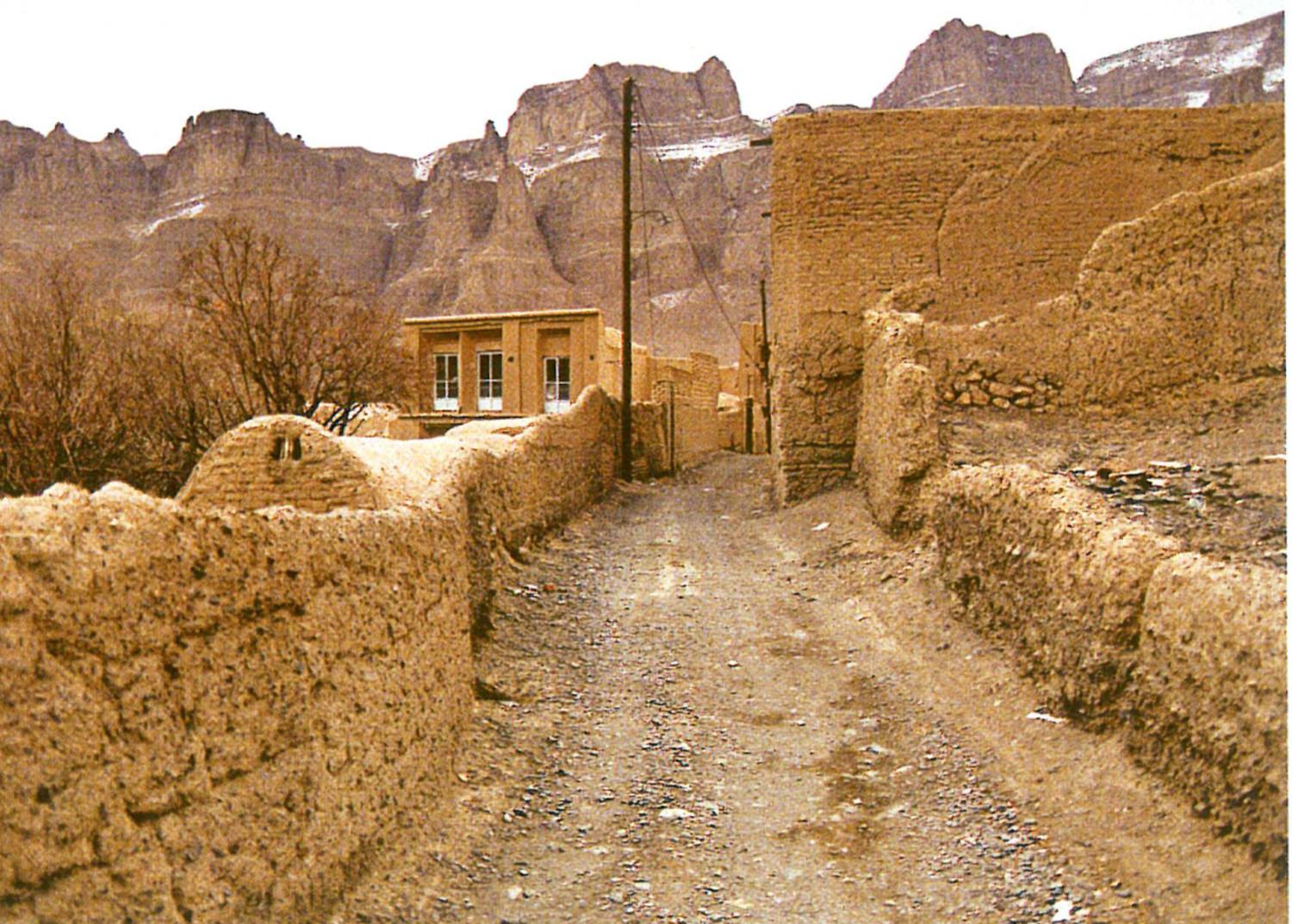 The perspective of the passages in ancient texture of Islamieh village