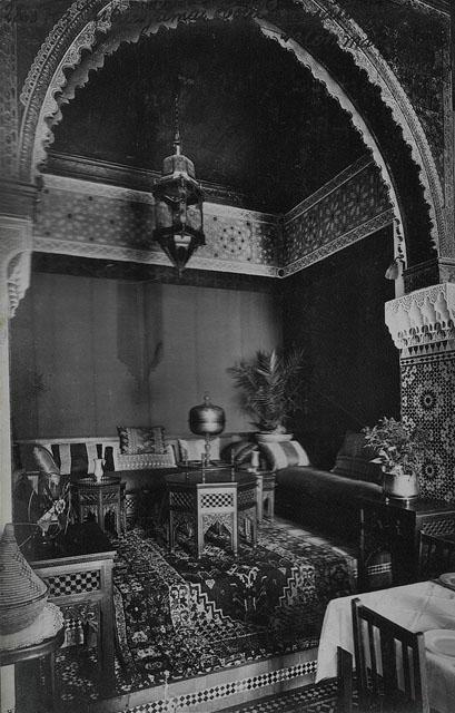 Interior view of alcove in dining room, Dar Ould Jamai (palace) or Hotel Transatlantique / "Fez, Dar Ould Jamaï, Hôtel Transatlantique, Salon ... (?)"