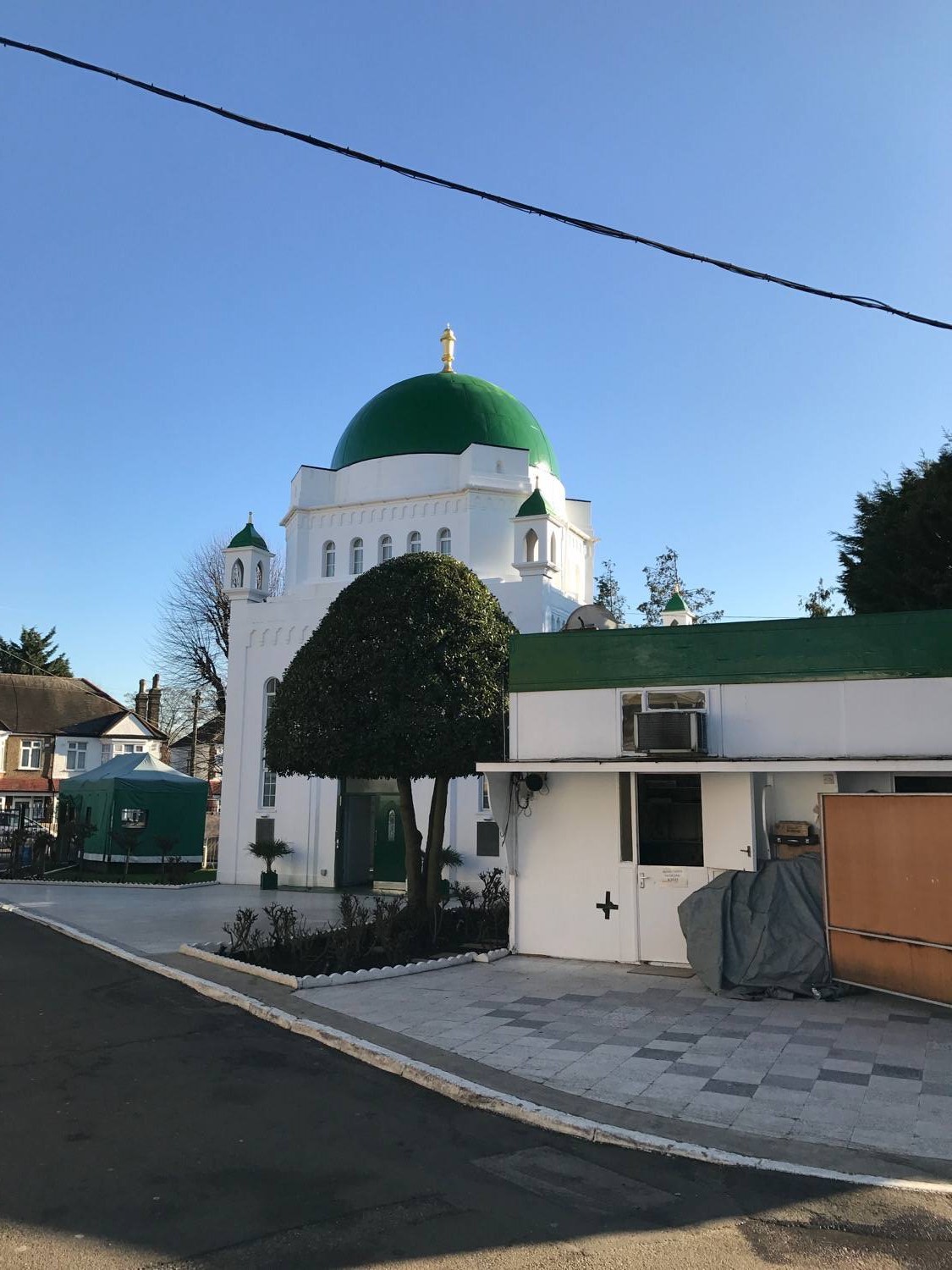 Fazl Mosque - View toward the main entrance past auxiliary buildings