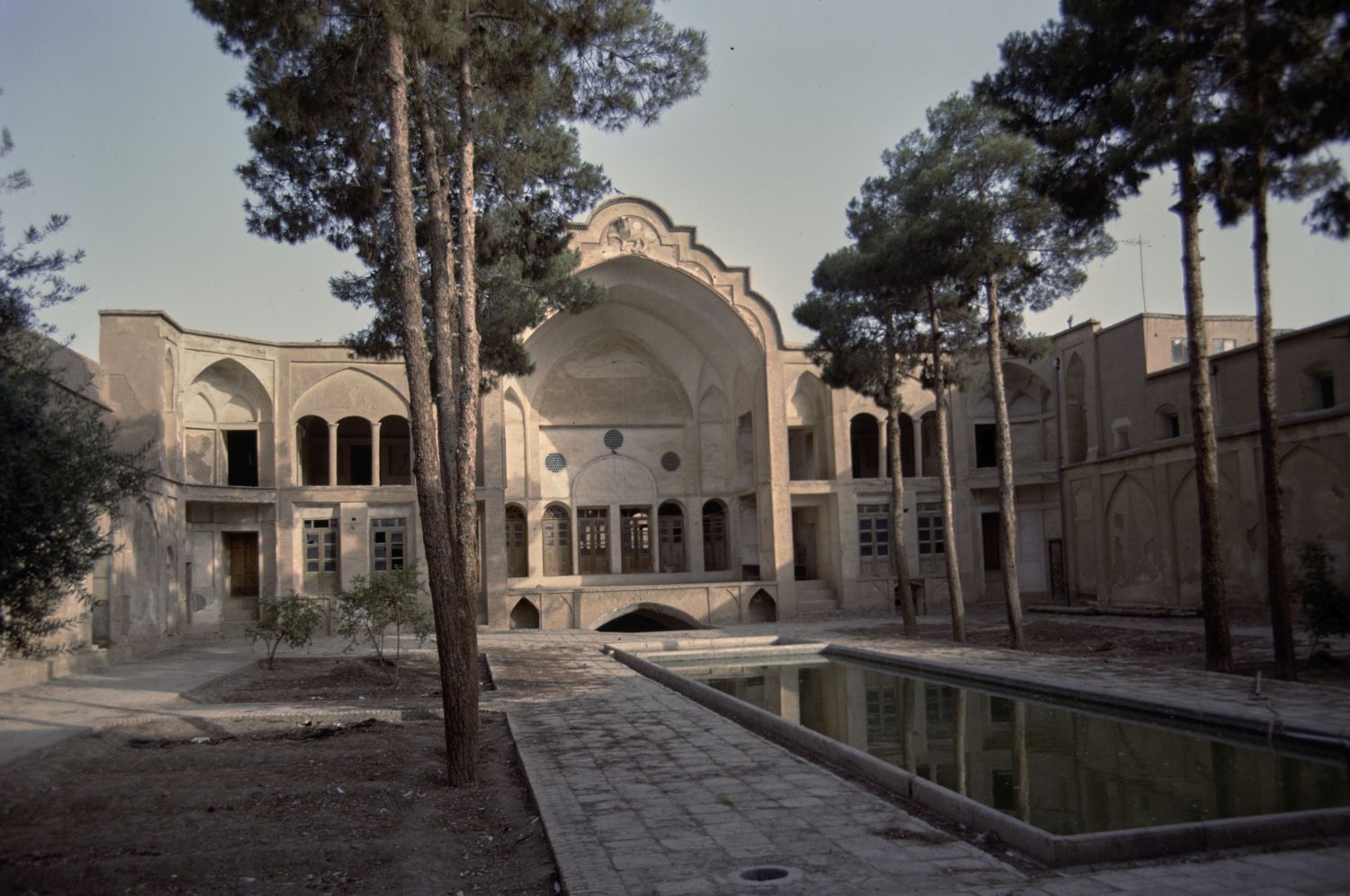 Khanah-i Burujirdi - Courtyard.