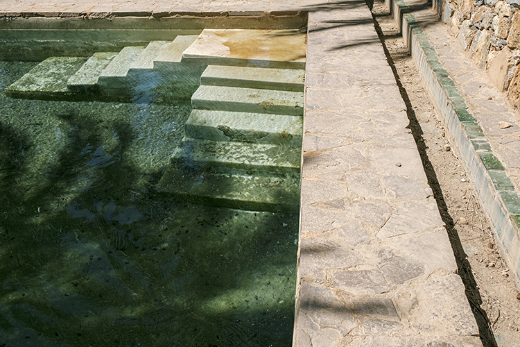 <p>Detail of the stone edge of the pool in HUB 3.&nbsp;</p>