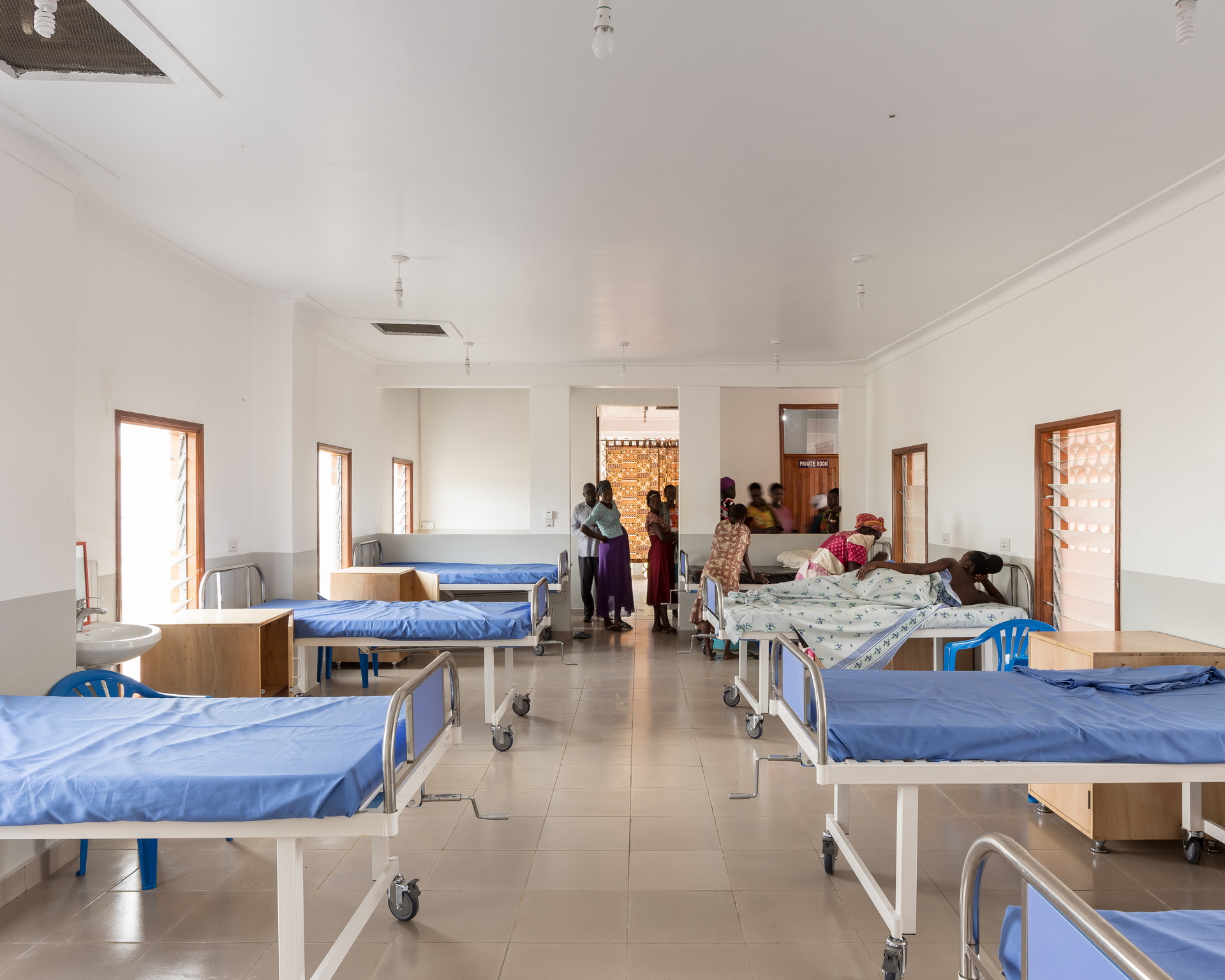 <p>Internal view of the recovery ward.</p>