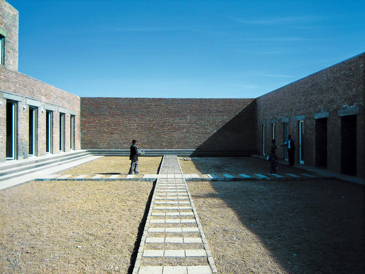 The Building: Courtyard