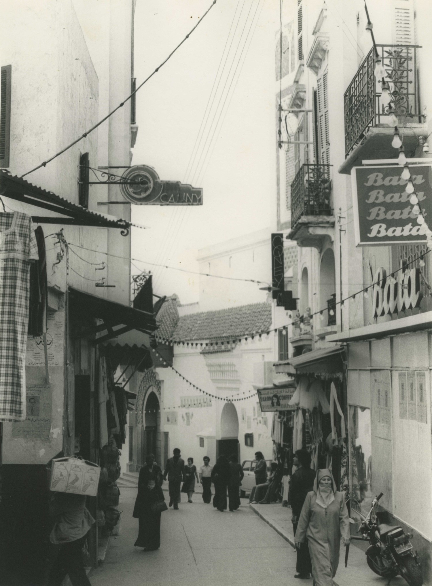 Zankat Siaghine - Street view toward the Grand Mosque