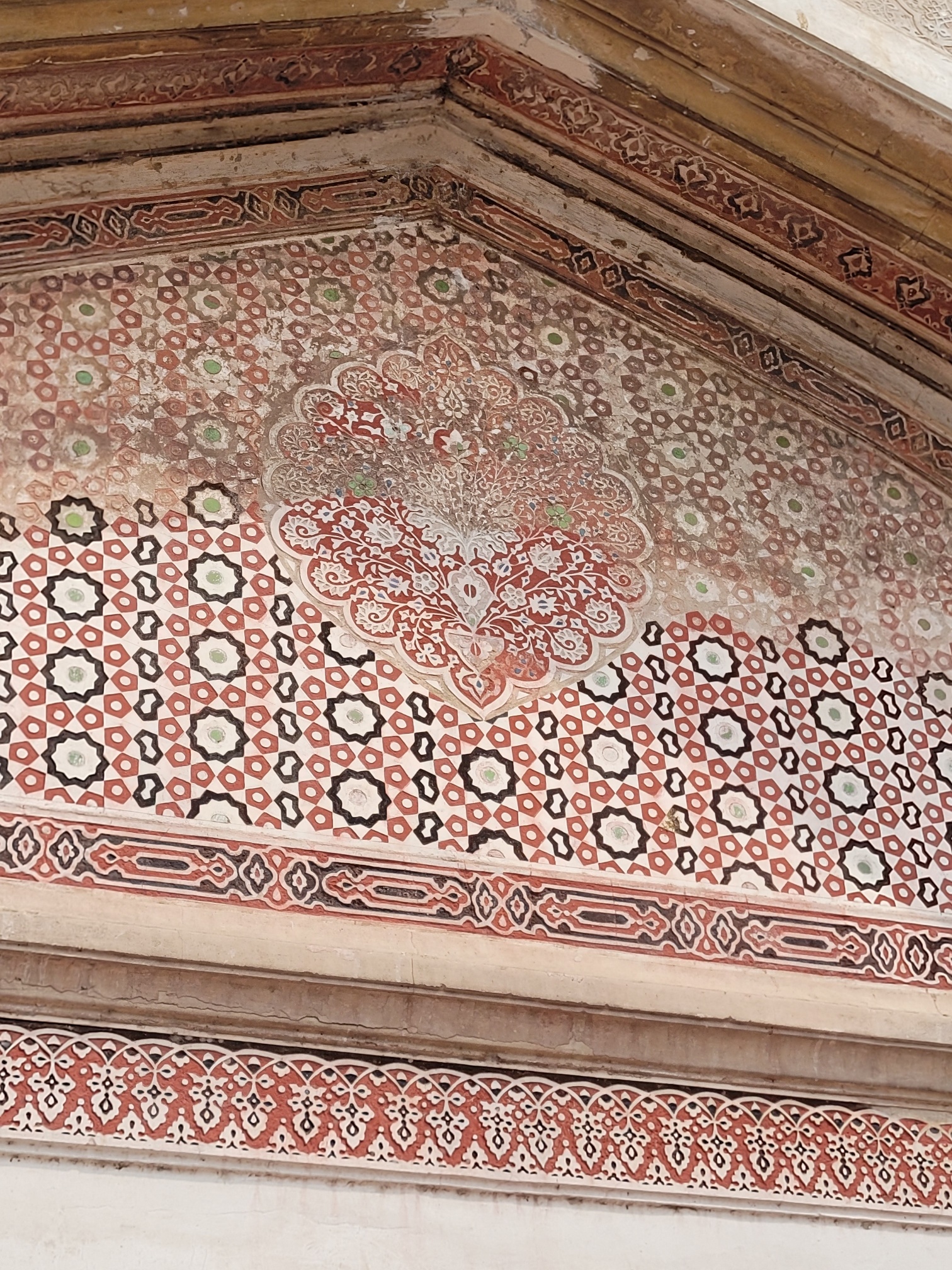 <p>Detail, tile and plaster work</p>