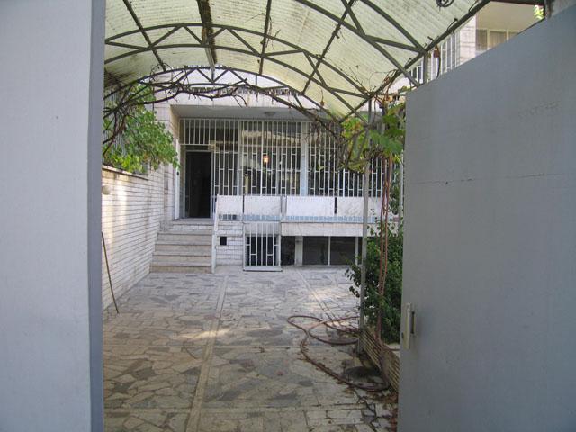Nashr Yadavaran Administrative Building - Entrance of the building before regeneration