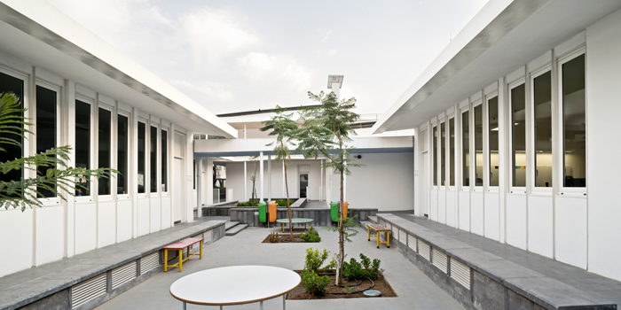 Lycée Français Charles de Gaulle - The primary school playground
