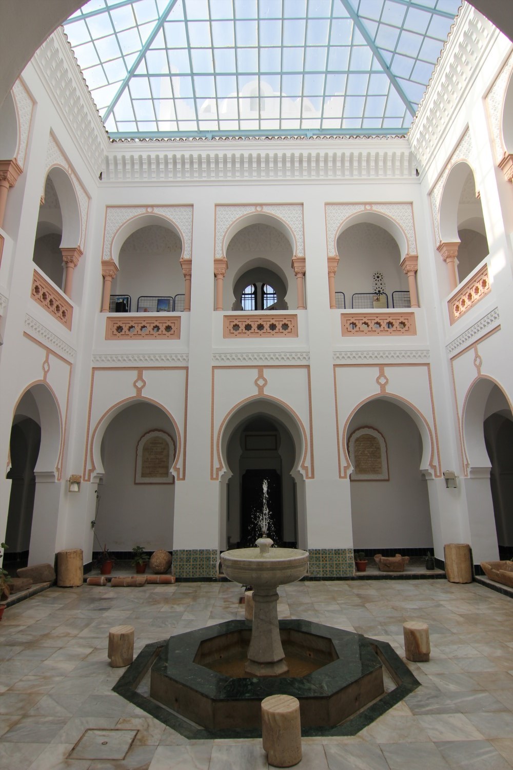 Frontal view of the front side of the courtyard