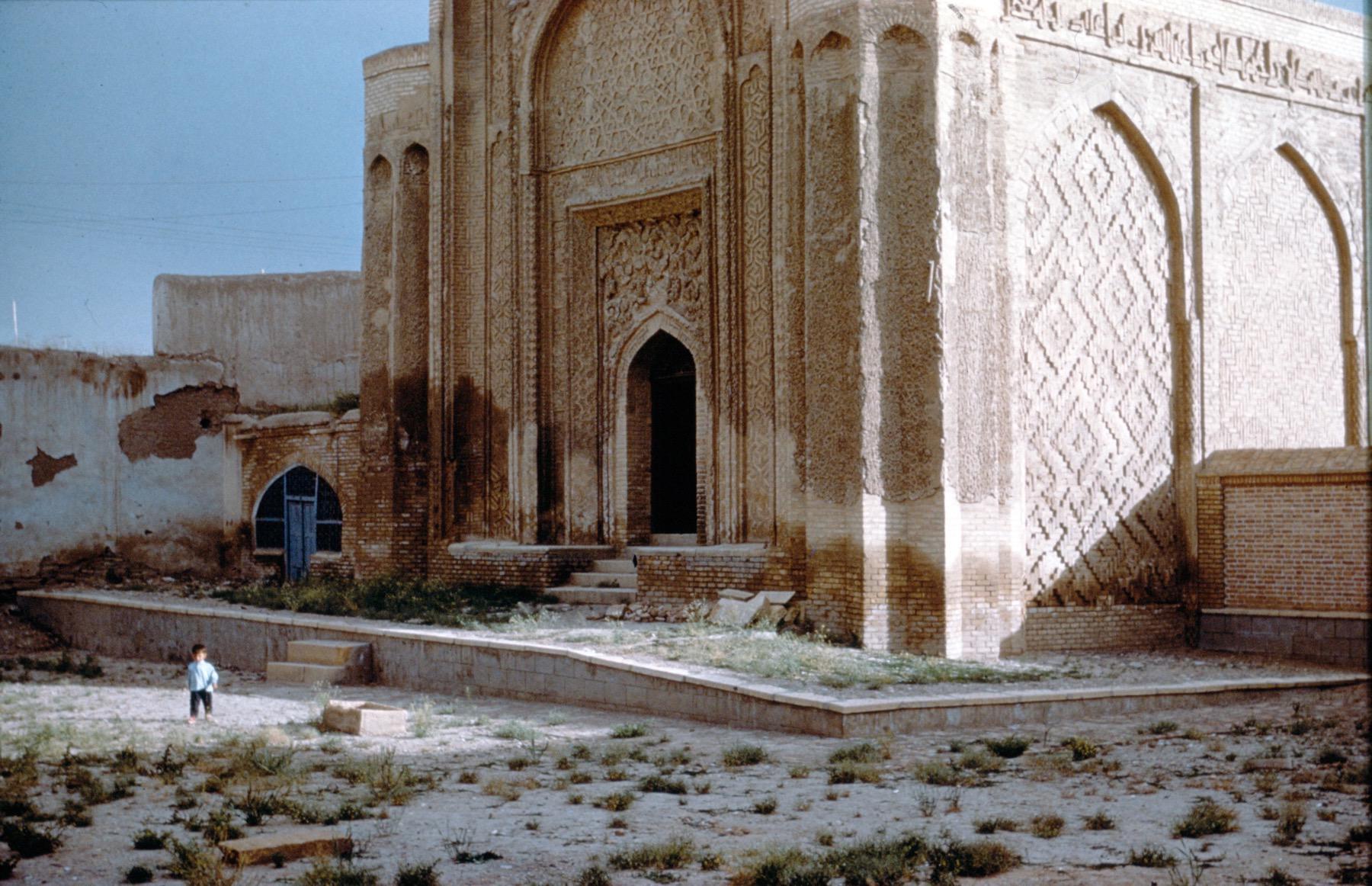 Gunbad-i Alaviyyan - Exterior view of entry and side elevation