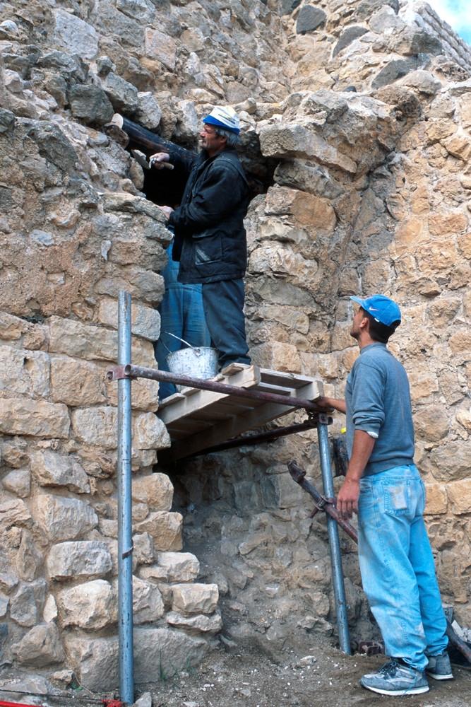 Restoration work on Upper Fortress complex