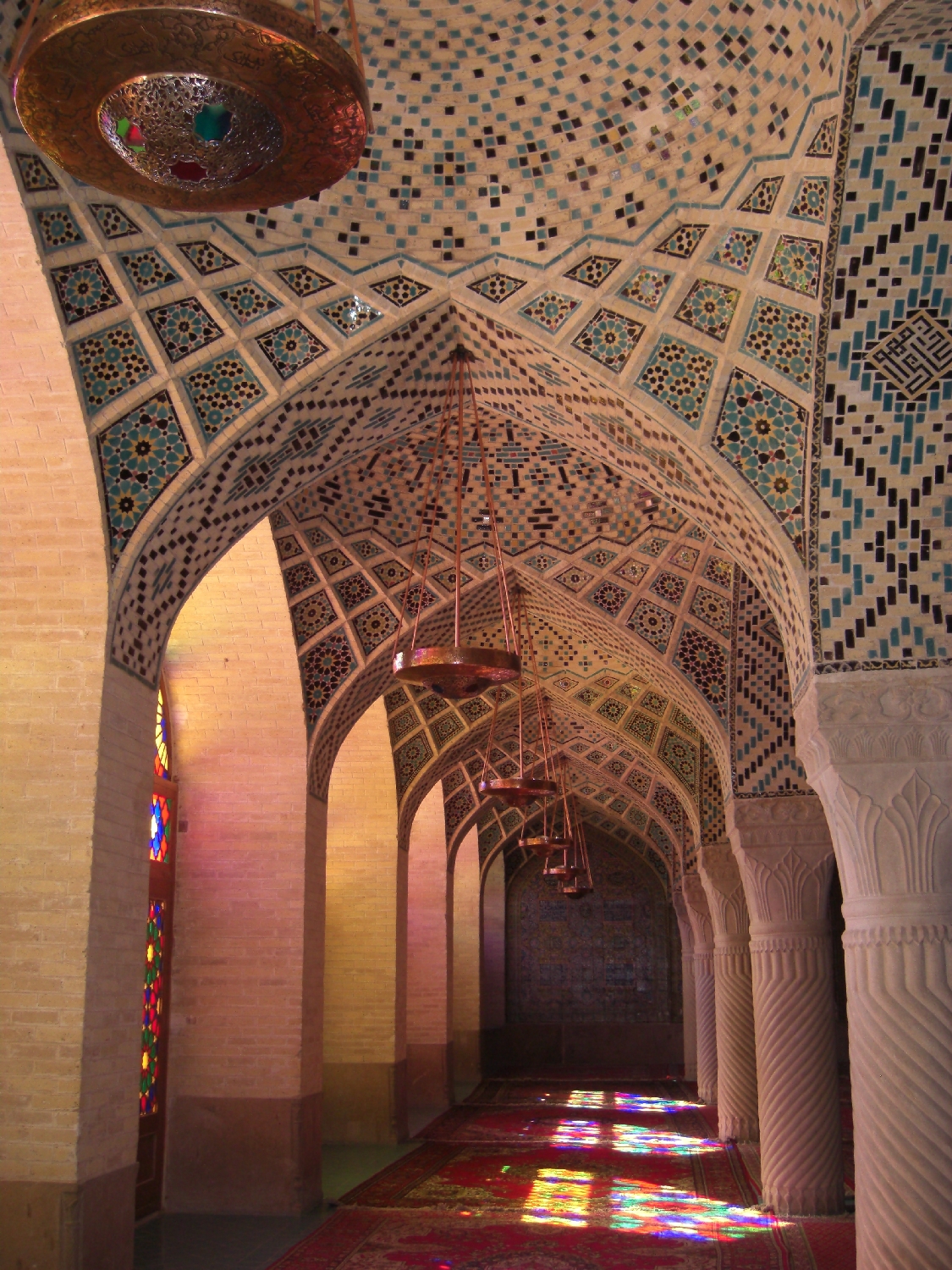 Interior view of prayer hall, side aisle