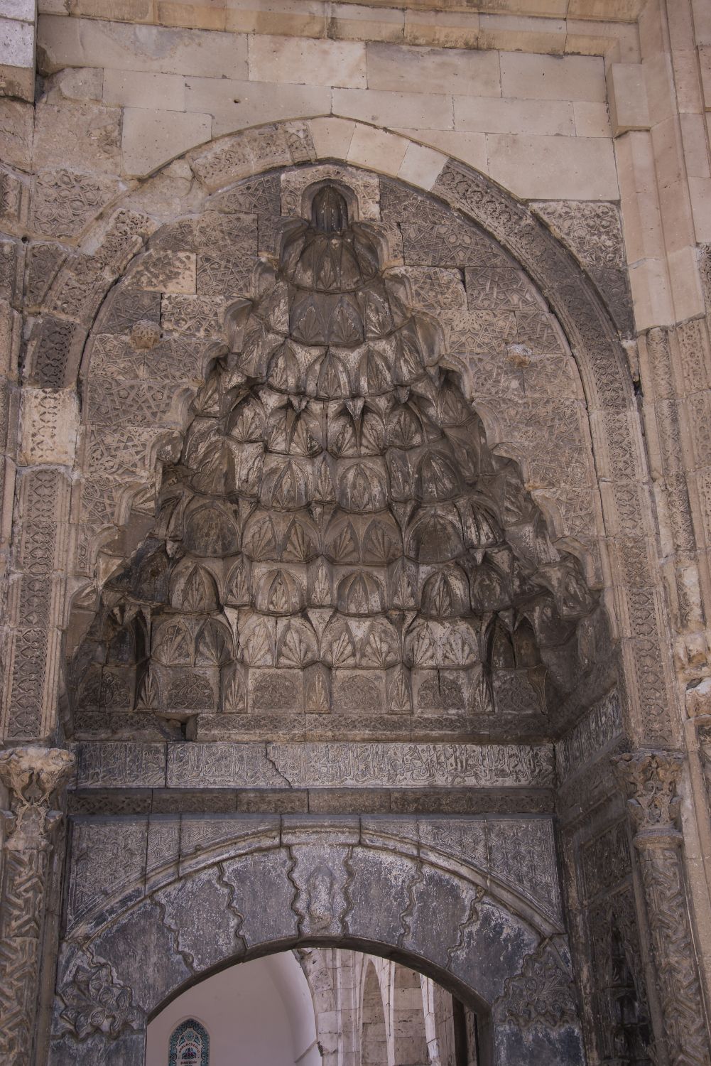 Entrance portal: view of muqarnas hood.