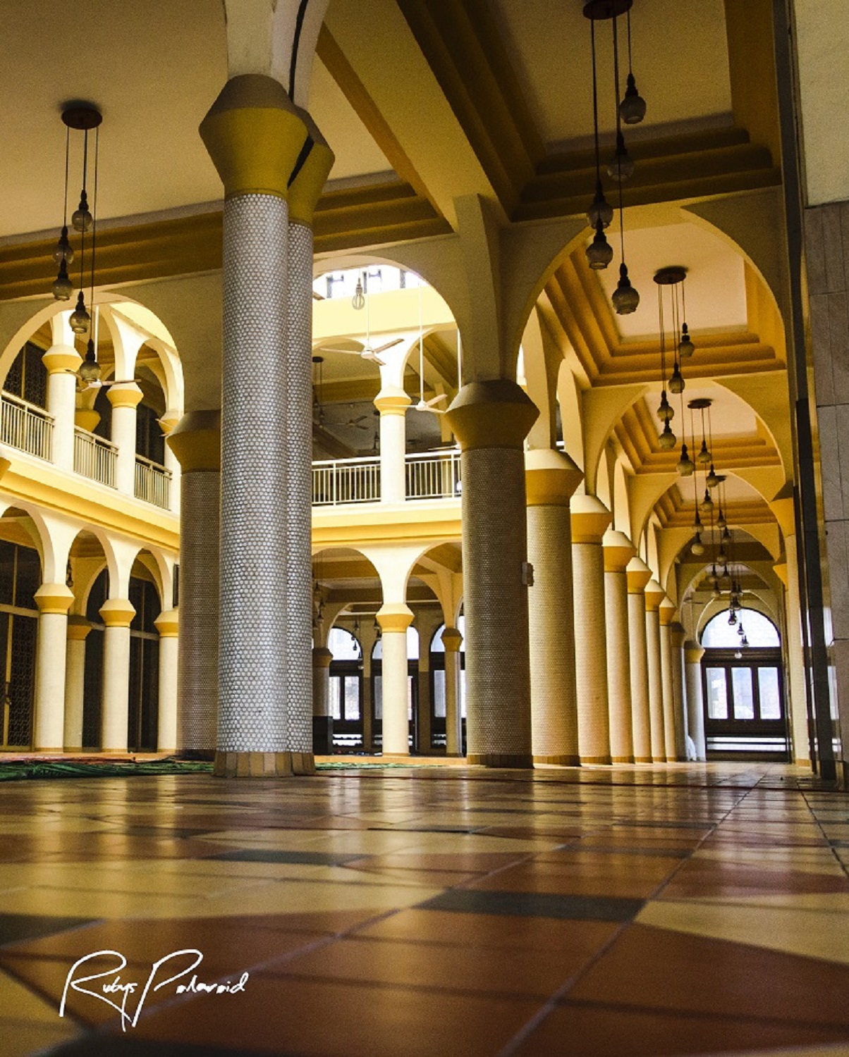 Lagos Central Mosque - Columns