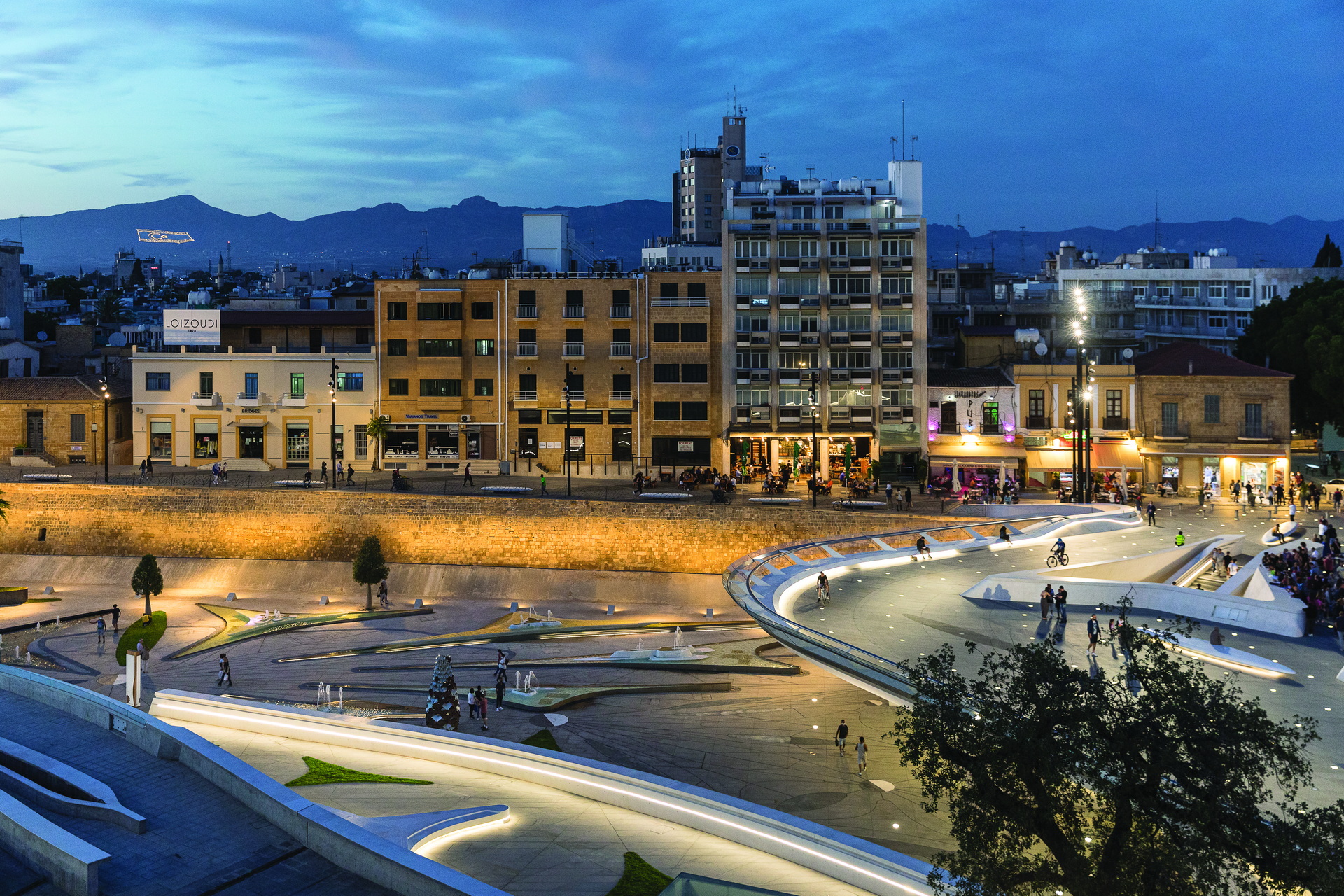 <p>Eleftheria Square’s new Bridge is an enlarged and open space that offers flexibility for any kind of use.</p>
