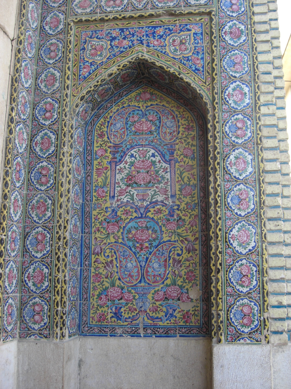 Exterior detail, tiled mosaic niche